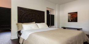 Vive Zen Queen Room